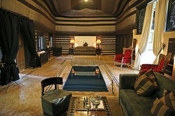 Rhoul Palace And